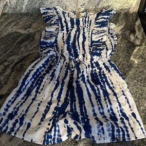 It’s a kids romper and it’s blue and white